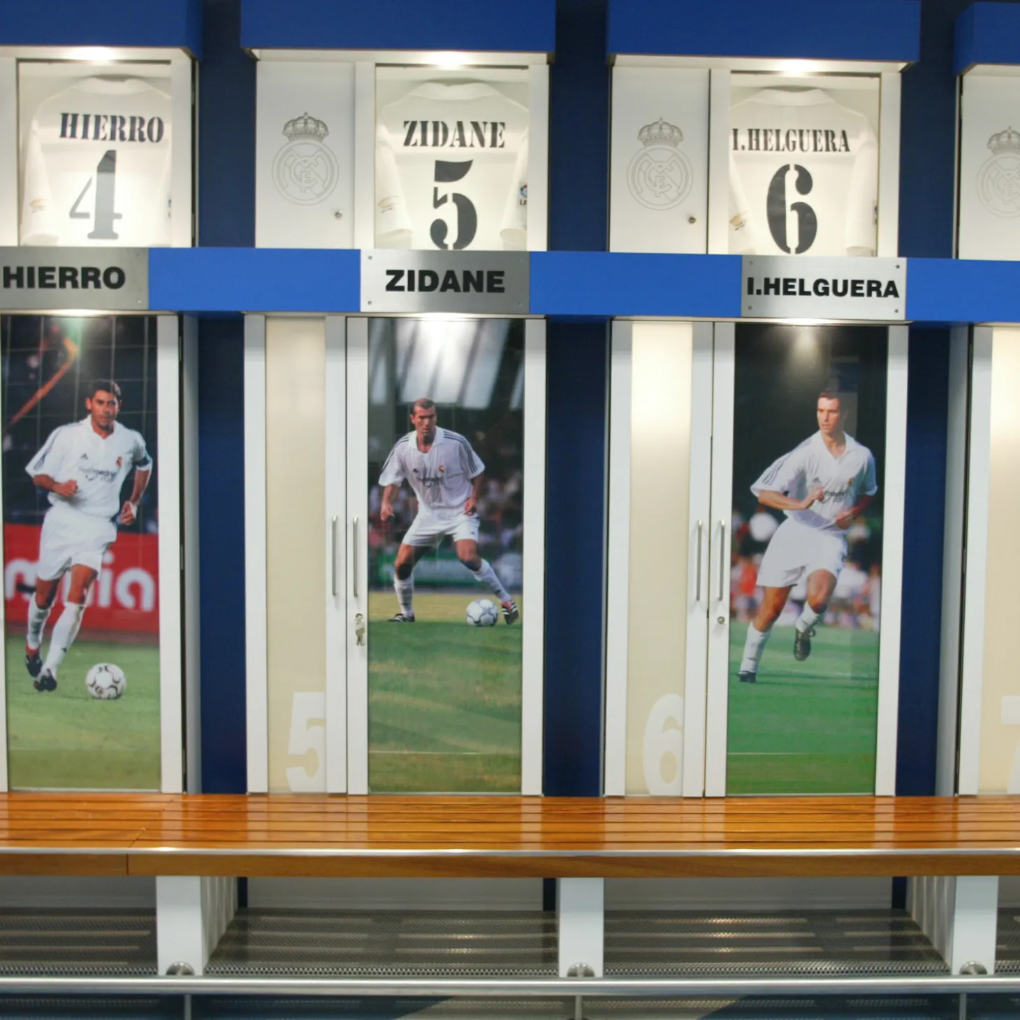 Pursuit 3 Back To School | Memorabilia^Santiago Bernabéu Stadium Real Madrid Locker Room Piece – White Wood Teak