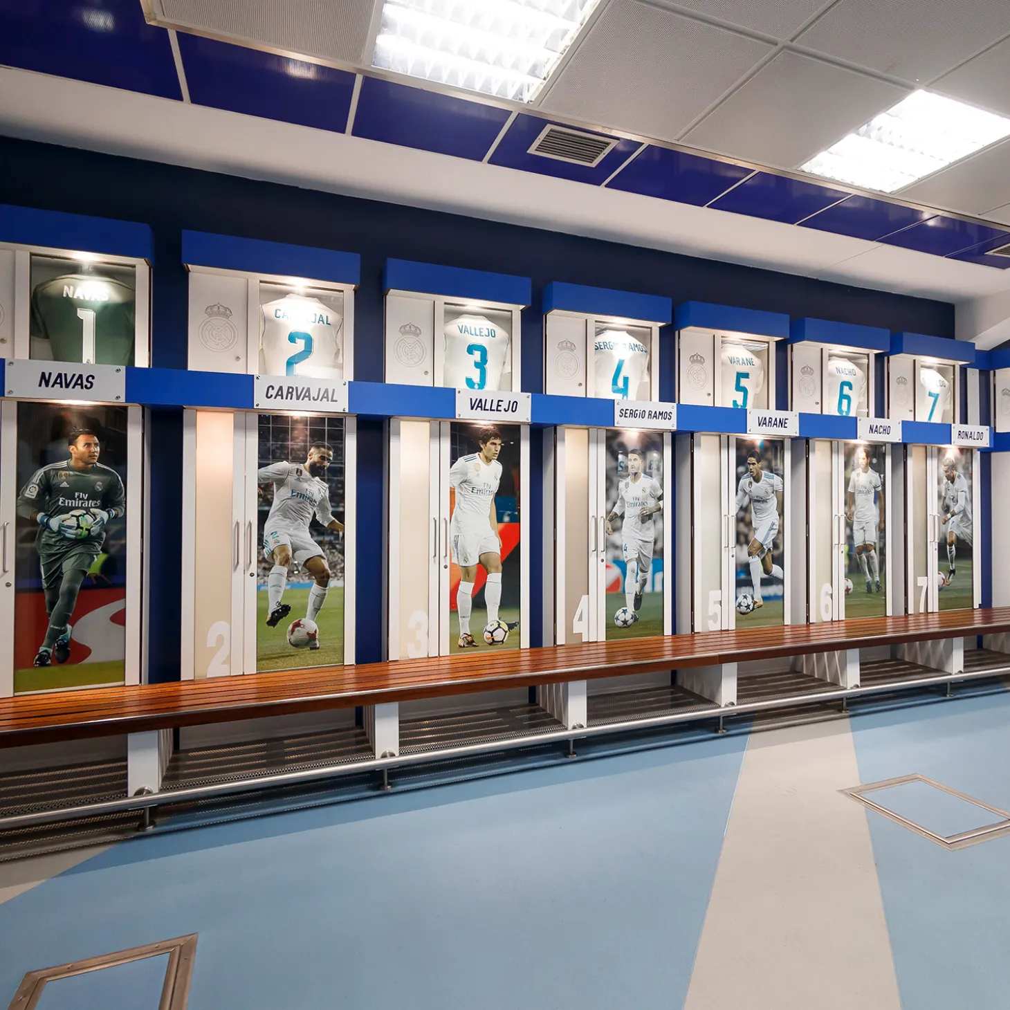 Pursuit 3 Back To School | Memorabilia^Santiago Bernabéu Stadium Real Madrid Locker Room Piece – White Wood Teak