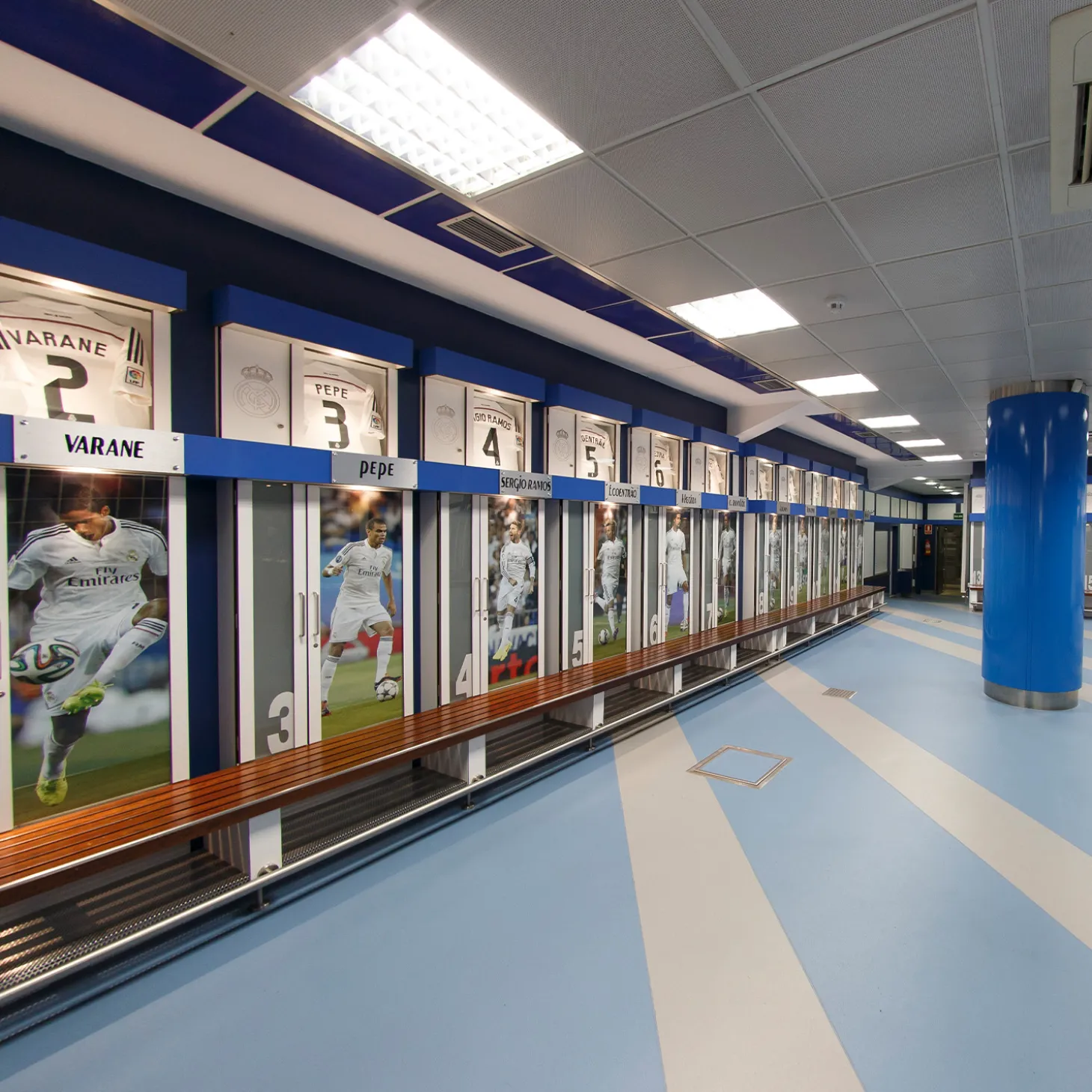 Pursuit 3 Back To School | Memorabilia^Santiago Bernabéu Stadium Real Madrid Locker Room Piece – White Wood Teak