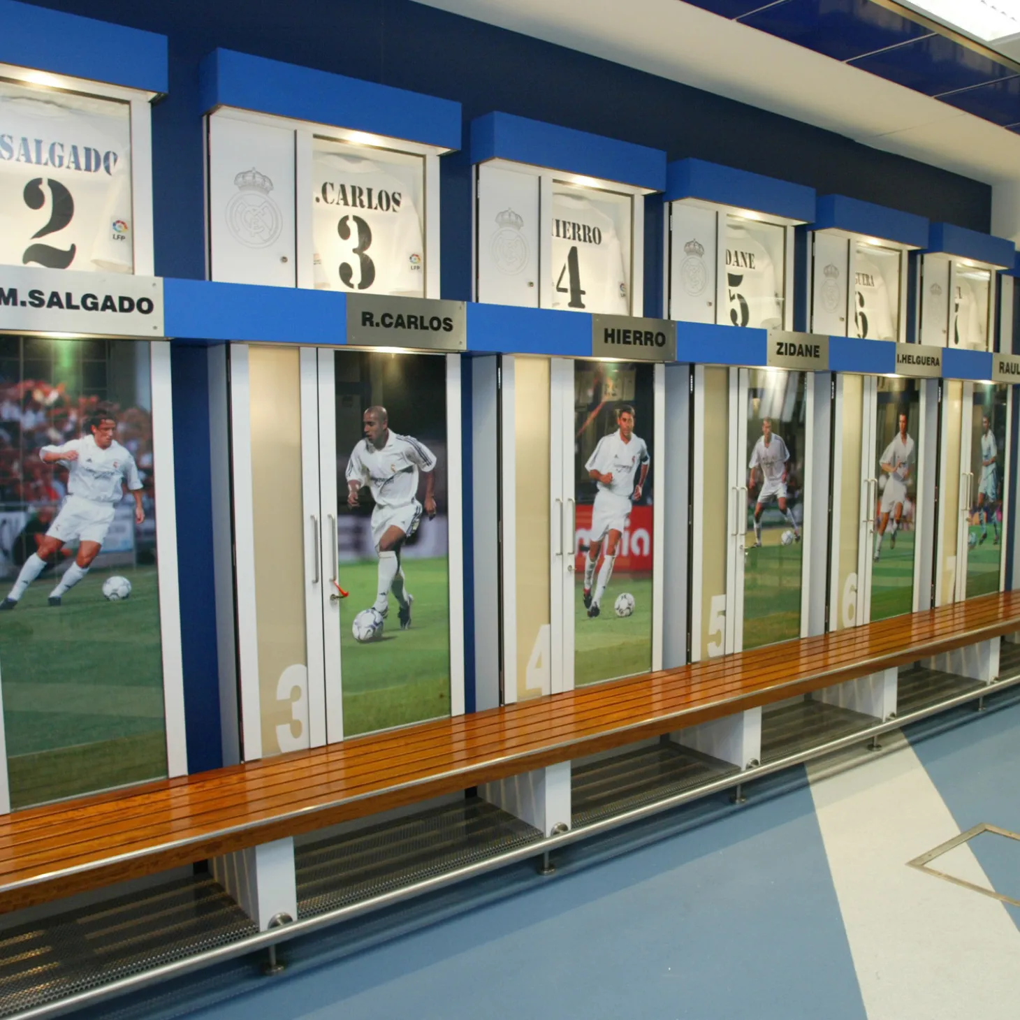 Pursuit 3 Back To School | Memorabilia^Santiago Bernabéu Stadium Real Madrid Locker Room Piece – White Wood Teak